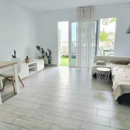 Con Piscina A 500m De La Playa