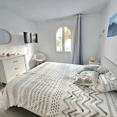 Con Piscina A 500m De La Playa *