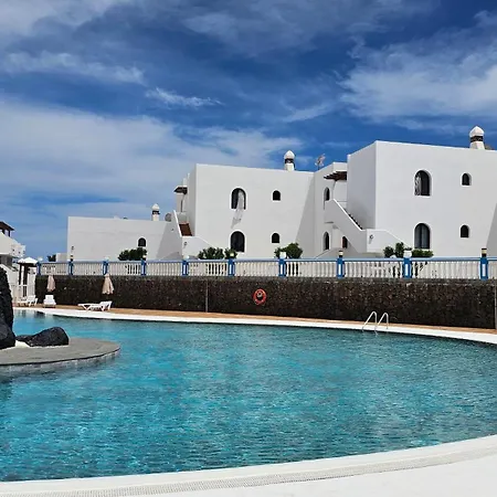 Con Piscina A 500m De La Playa アパート
